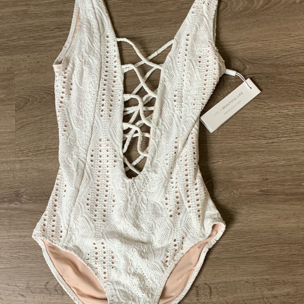 NWT Woman’s Elizabeth Jane Bathing Suit/Swimsuit Large
